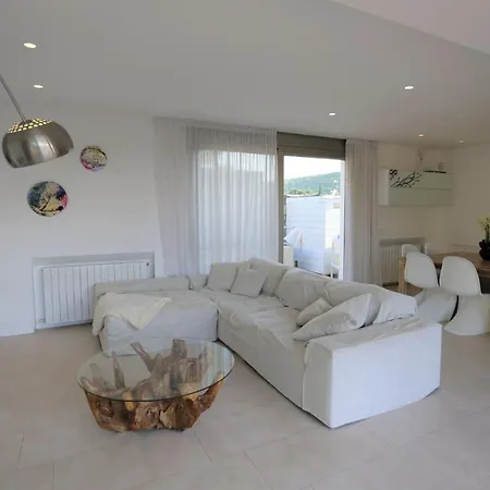 بيت للعطل Modern